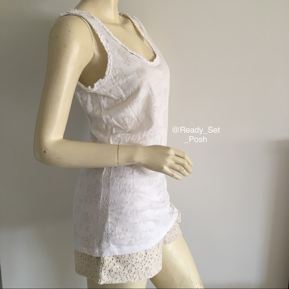 {nwot} nine 1 eight ruffle trim rose tank top - Picture 3 of 6